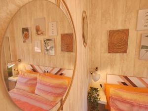 Posteľ alebo postele v izbe v ubytovaní Begona 408 Compact city center studio BY NAMASTE ELITE