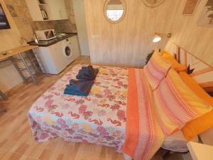 Kuchyňa alebo kuchynka v ubytovaní Begona 408 Compact city center studio BY NAMASTE ELITE
