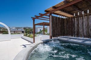 Hồ bơi trong/gần New Villa Katerina Collection