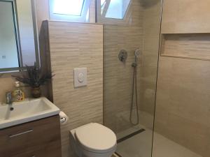 Baðherbergi á Apartments Ada Bojana