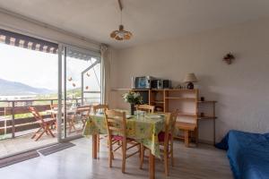 Nespecifikovaný výhled na hory nebo výhled na hory při pohledu z apartmánu