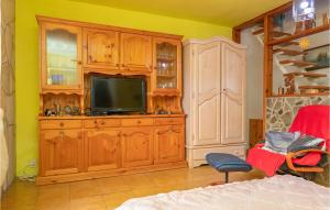 A kitchen or kitchenette at 1 Bedroom Nice Home In Vallehermoso