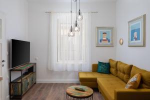 Televízia a/alebo spoločenská miestnosť v ubytovaní Luxury apartment with patio in the heart of Split