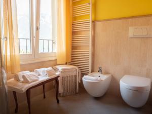 A bathroom at Albergo Ristorante Montebaldo
