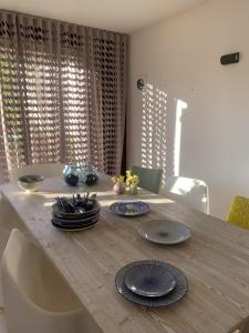 Fotografia z galérie ubytovania Bright and quiet house with two gardens north shade and south sun v destinácii La Ciotat