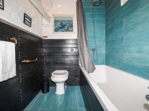 Koupelna v ubytování The Cottage + 17 fotografií