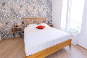 Кровать или кровати в номере VILLA RENAISSANCE - MONACO - 2 PIECES - Parking