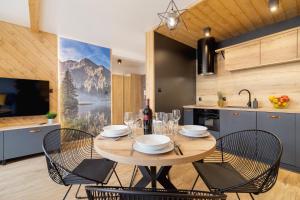 Kuchyňa alebo kuchynka v ubytovaní Premium Apartments Salwatoriańska Mountain View Zakopane by Renters Prestige