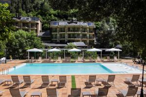 Hotel Sant Gothard内部或周边的泳池