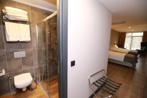Koupelna v ubytování PENTAHOR HOTEL