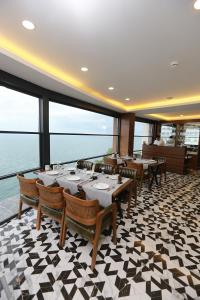 Restaurace v ubytování PENTAHOR HOTEL