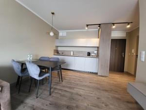 Kuchyňa alebo kuchynka v ubytovaní Apartament Alicia Aqua Resort E 214