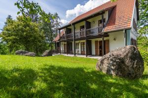 Taman di luar Theater- und Feriendorf Königsleitn GmbH