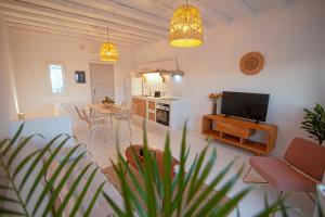 A kitchen or kitchenette at Villa Piccolo Mondo with private pool and sea view