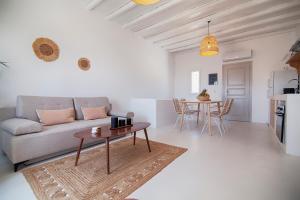 A seating area at Villa Piccolo Mondo with private pool and sea view
