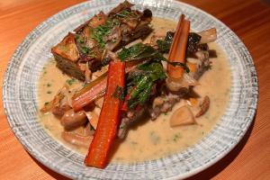 Makanan di atau berdekatan hotel