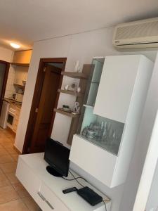 Kuchyňa alebo kuchynka v ubytovaní SERVICE APART LAZARO - Apartamentos Aguamarina 42