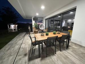 Patio nebo venkovní prostory v ubytování Villa Luna