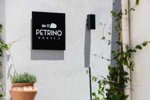 Petrino Two-Bedroom House in Mirthios tanúsítványa, márkajelzése vagy díja