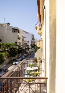 A balcony or terrace at Strat's City Loft