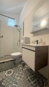 Koupelna v ubytování Apartments Milas