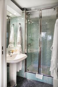 Phòng tắm tại Cannes Croisette Prestige Apart'hotel