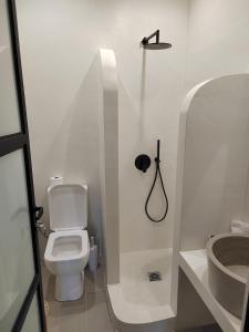 A bathroom at Yasemi