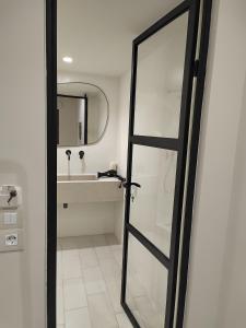 A bathroom at Yasemi