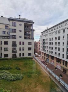 Budova, v ktorej sa apartmán nachádza + 10 fotografií