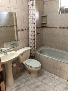 Ванна кімната в Villa Rubens, Casa familiar con piscina privada