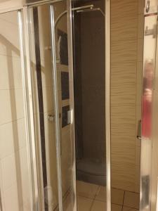 Ένα μπάνιο στο Apartamenty Straconka ,Bielsko-Biala +61 φωτογραφίες