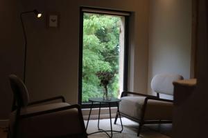 Malis Castera Le Petit Château的休息区