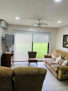 A seating area at Apartamento Ganesha Liberia