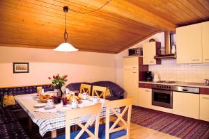 Kuchnia lub aneks kuchenny w obiekcie Ferienhaus Nationalpark