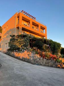 Gallery image of Sunset Apartments in Kotor