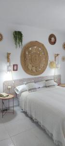 Postel nebo postele na pokoji v ubytování LOS NAREJOS Hotel + 37 fotografií
