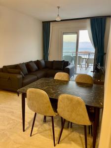 Gallery image of Beach front apartment in Bogazici
