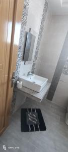 Ένα μπάνιο στο Residence Anas Kelibia