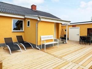 Gallery image of 5 person holiday home in L s in Læsø