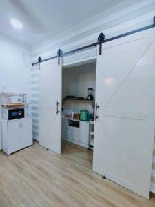 Cucina o angolo cottura di Spring Fields Homestay by Sizma