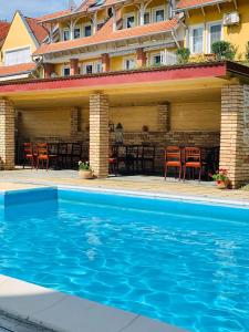 The swimming pool at or close to Lilium Villa Hévíz
