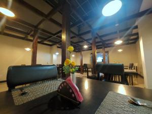 Posezení v ubytování Orbit Hotel - Bagdogra