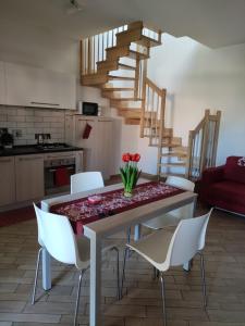 A kitchen or kitchenette at Country Love Dragona House tra mare e città