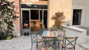 Patio nebo venkovní prostory v ubytování L’Artelier dans ma cour