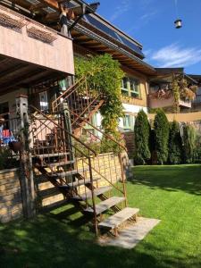 A garden outside Appartement Murmele