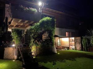 A garden outside Appartement Murmele