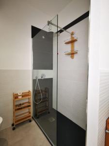Bathroom sa Artemis Guest House