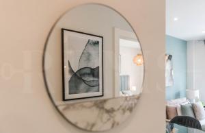 Posezení v ubytování Sunny & modern apartment - Center by REMS