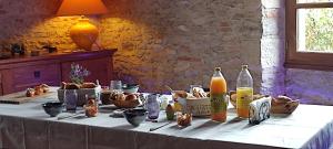 Jedlo v ubytovaní bed & breakfast alebo blízkom okolí
