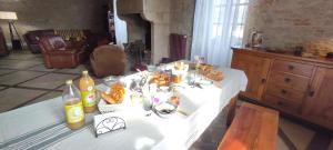 Jedlo v ubytovaní bed & breakfast alebo blízkom okolí